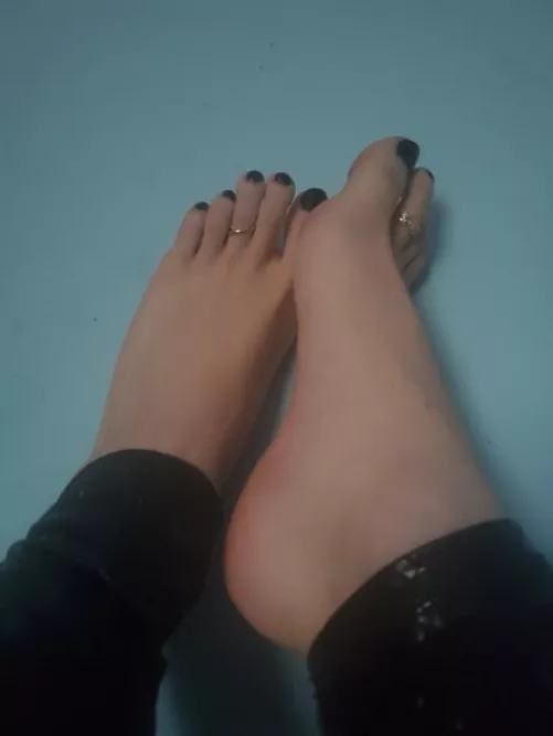 tell me what you would like to do to my sensitive bare feett