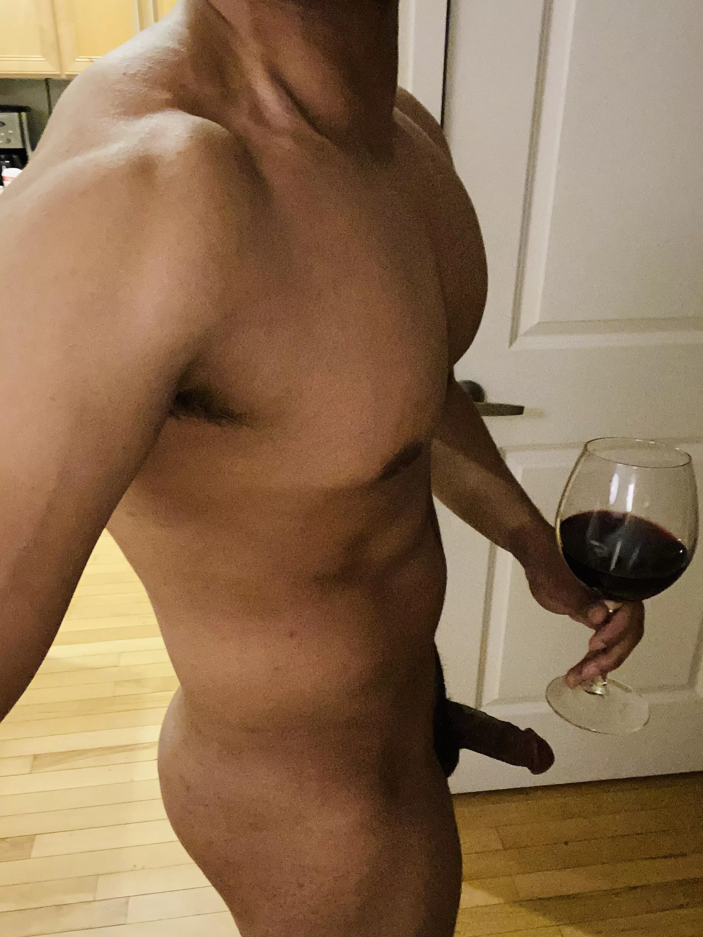 🍷 thank goodness it’s friday, what shall we do this weekend? 🏝