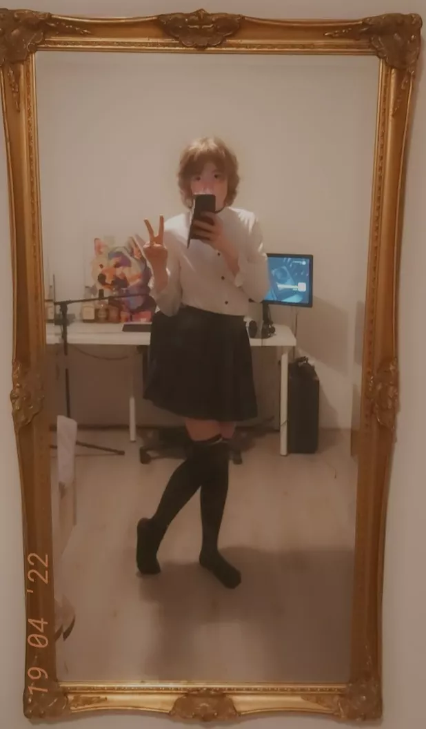 ❤️ Thanks everyone for the love on my first post, it gave me so much confidence!!!! ❤️ Because all of you asked to see my face, I have delivered just that! Do I still look cute enough?