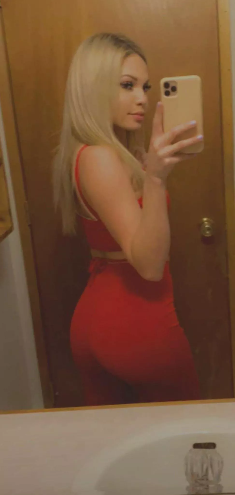 The faster this gets 100 upvotes I'll post in panties