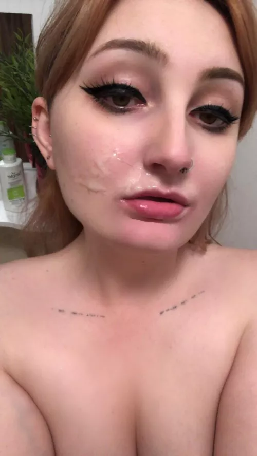 The latest addition to my collection of loads I've taken to the face 💦🌸