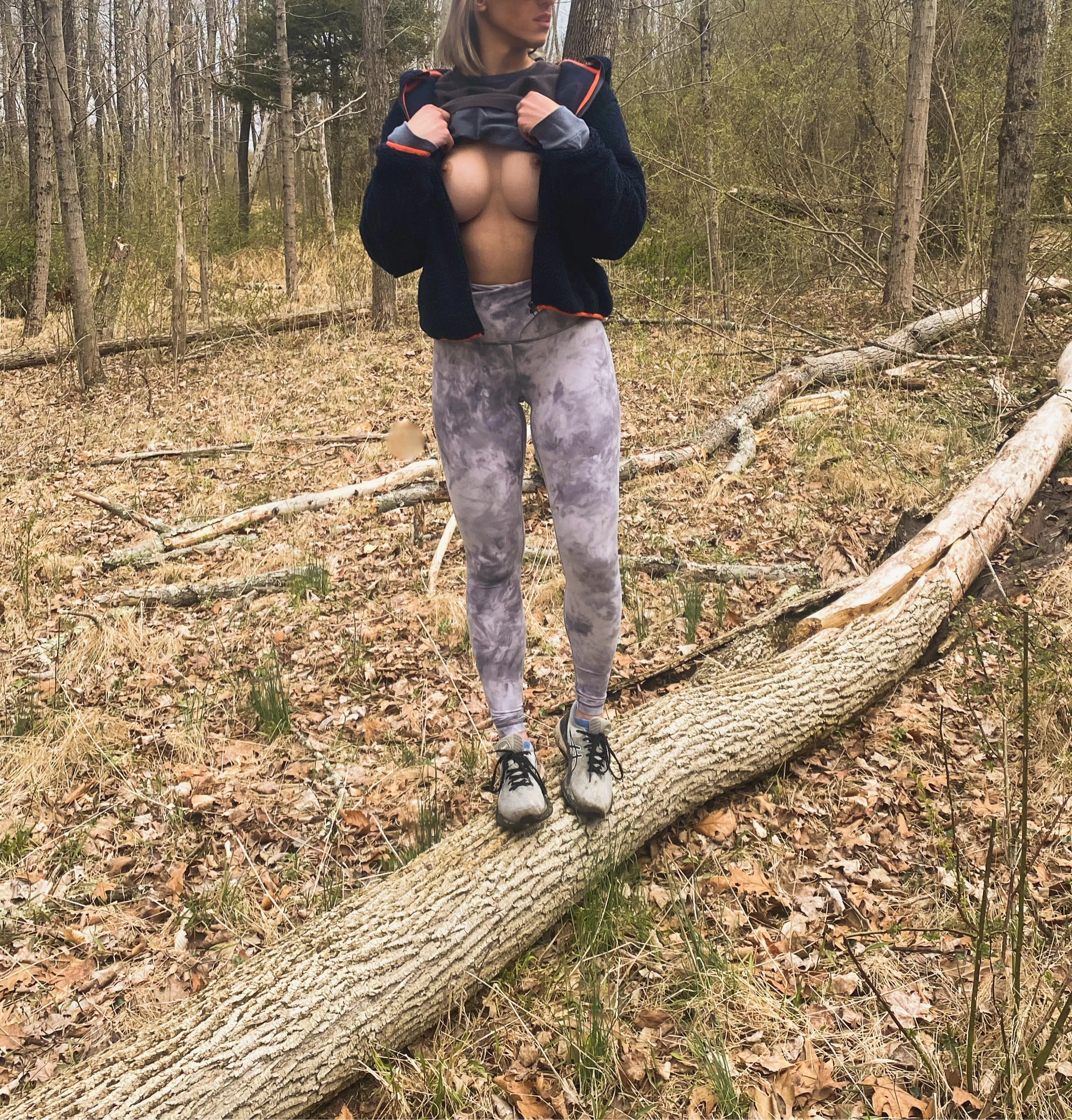 the moment a group of 10 hikers round the corner…