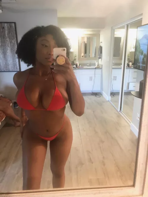 The Perfetc ttis of @PaigeChappel