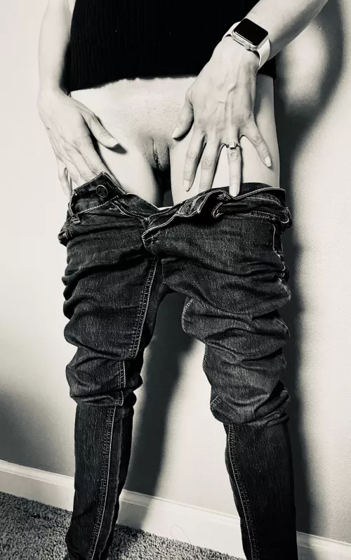 The ring makes it sexier, doesn’t it? (46)