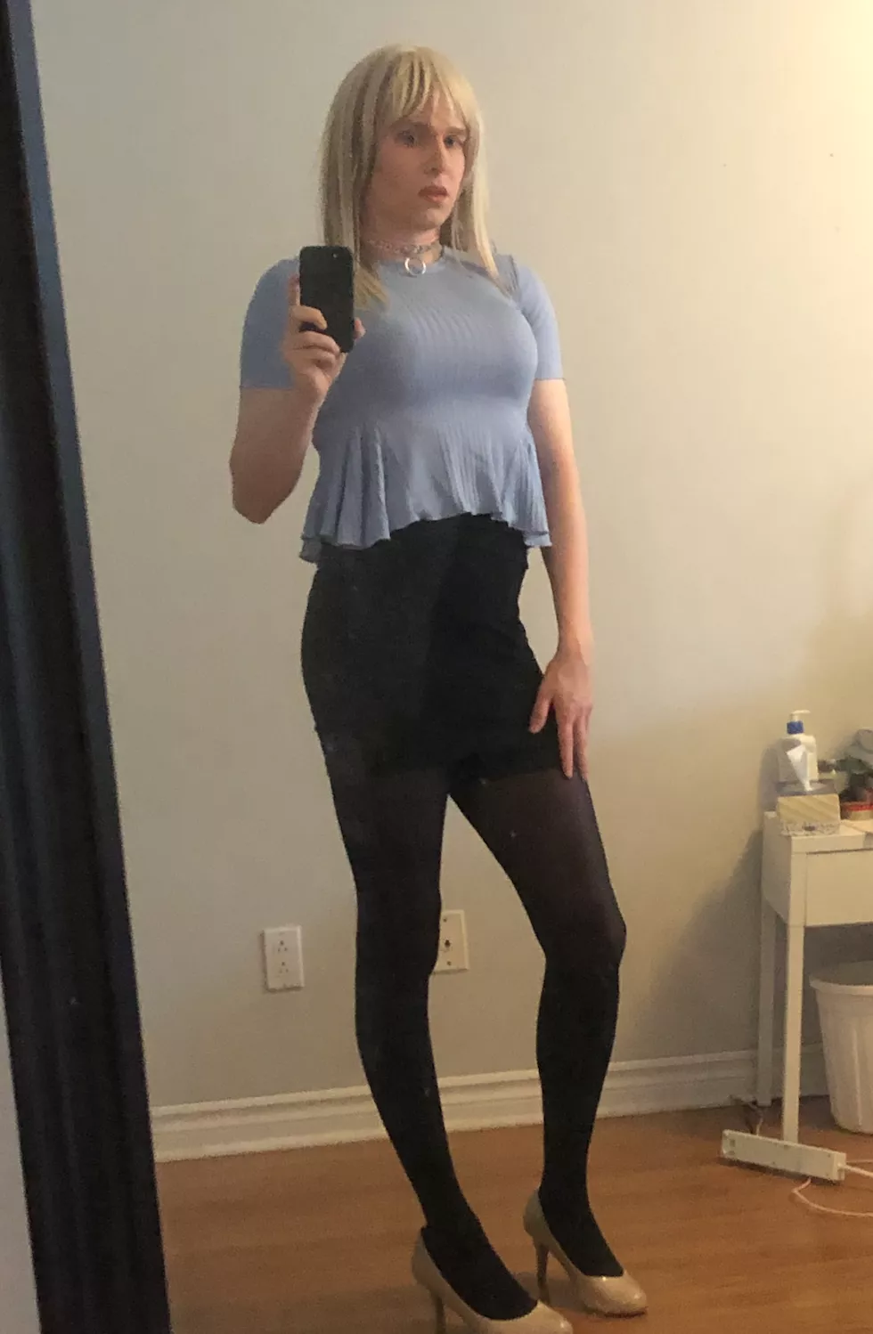 The selfie I send you before Ubering to your home office to play secretary—you're the boss tonight, Daddy! 💁🏼‍♀️