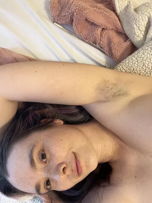 The stubble compliments my freckles 😋