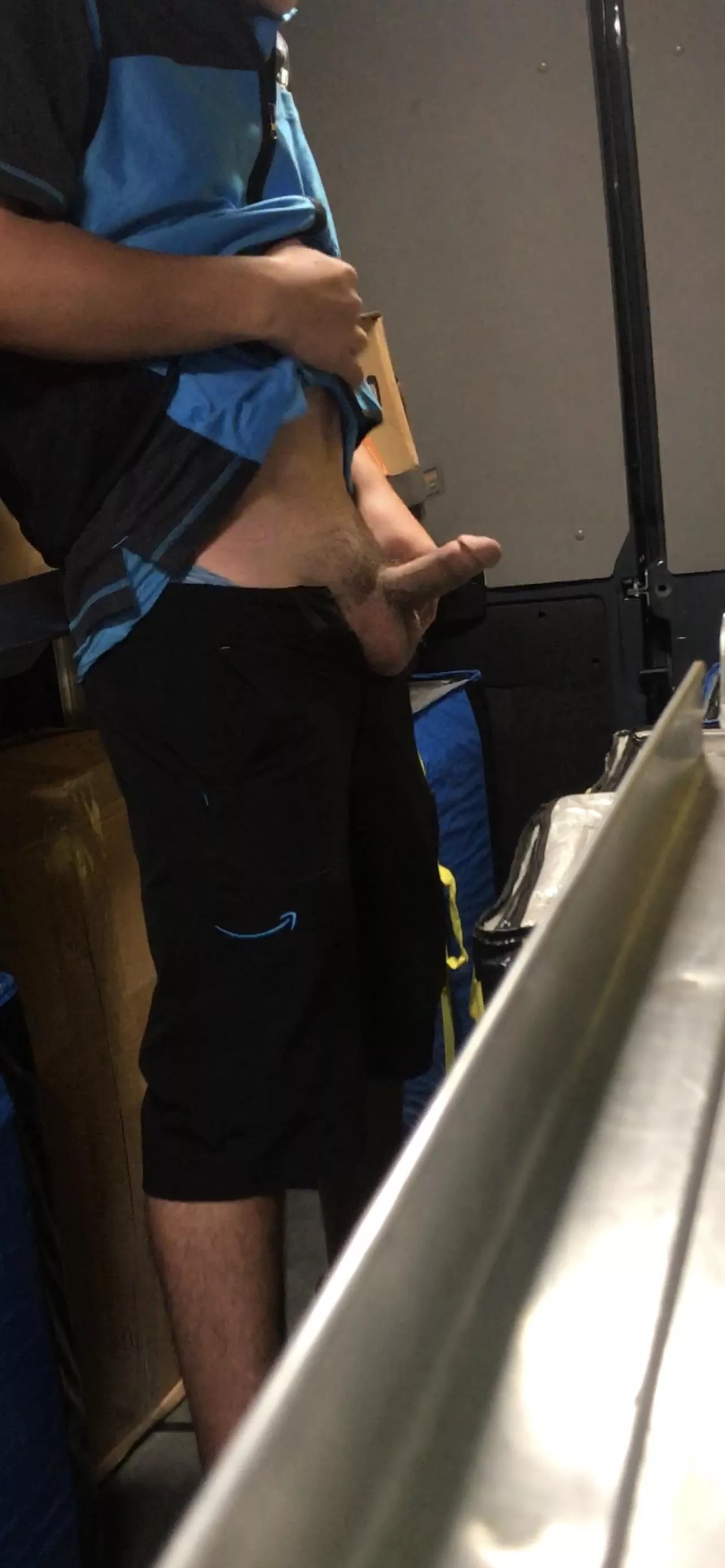 There’s a serious lack of porn from delivery guys online :((