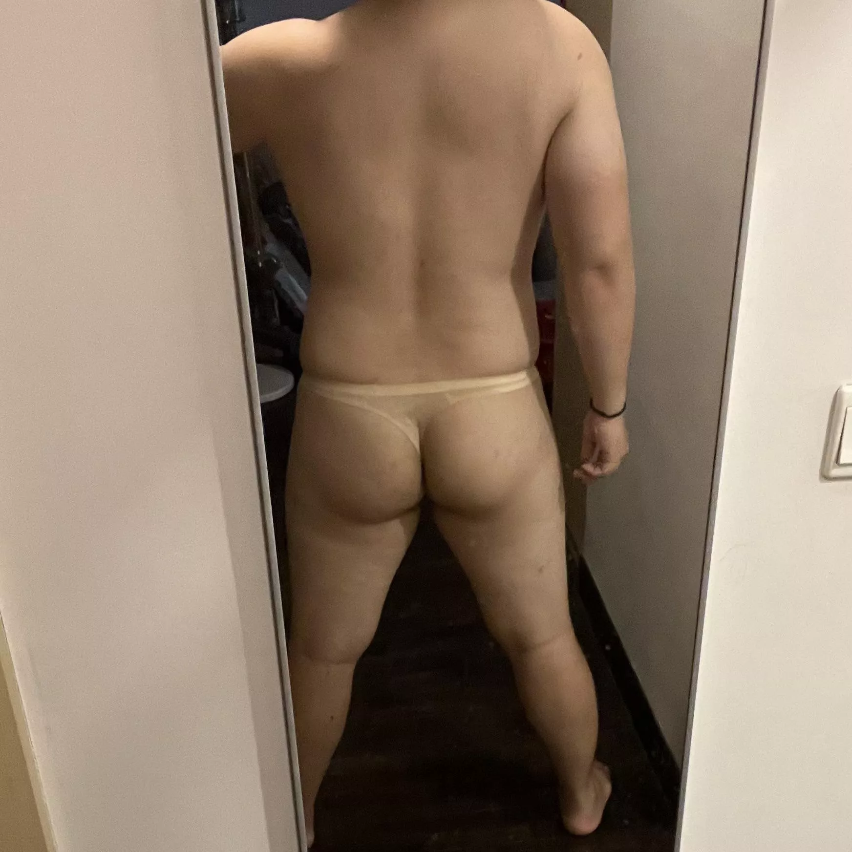 These nude thongs were surprisingly very comfortable 😝