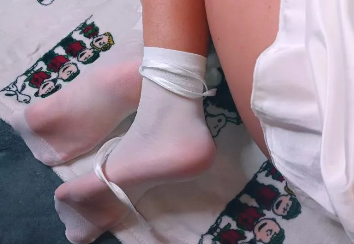 these socks make me feel like a nylon angel 🥺 here to share nylons with the world ✨