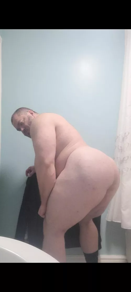 thicc thighs and glutes