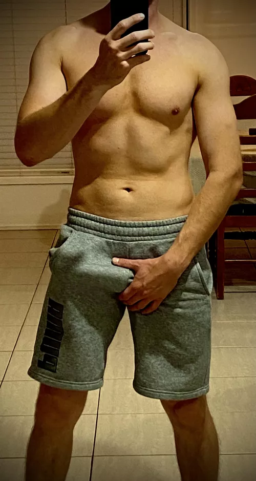 Thick enough 🍆💦