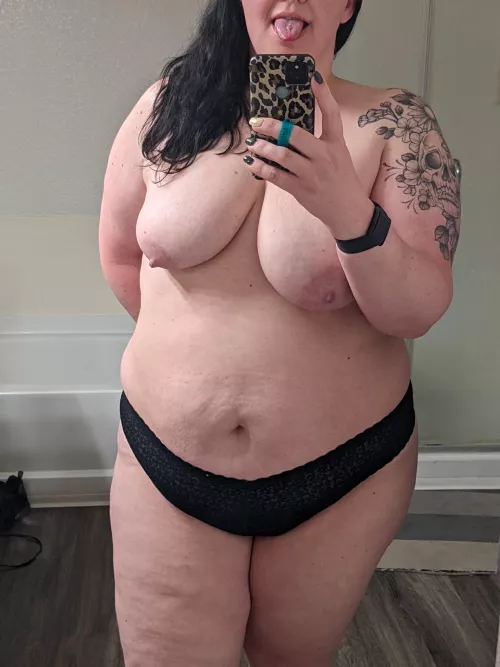 Thickkk in the right places 😈