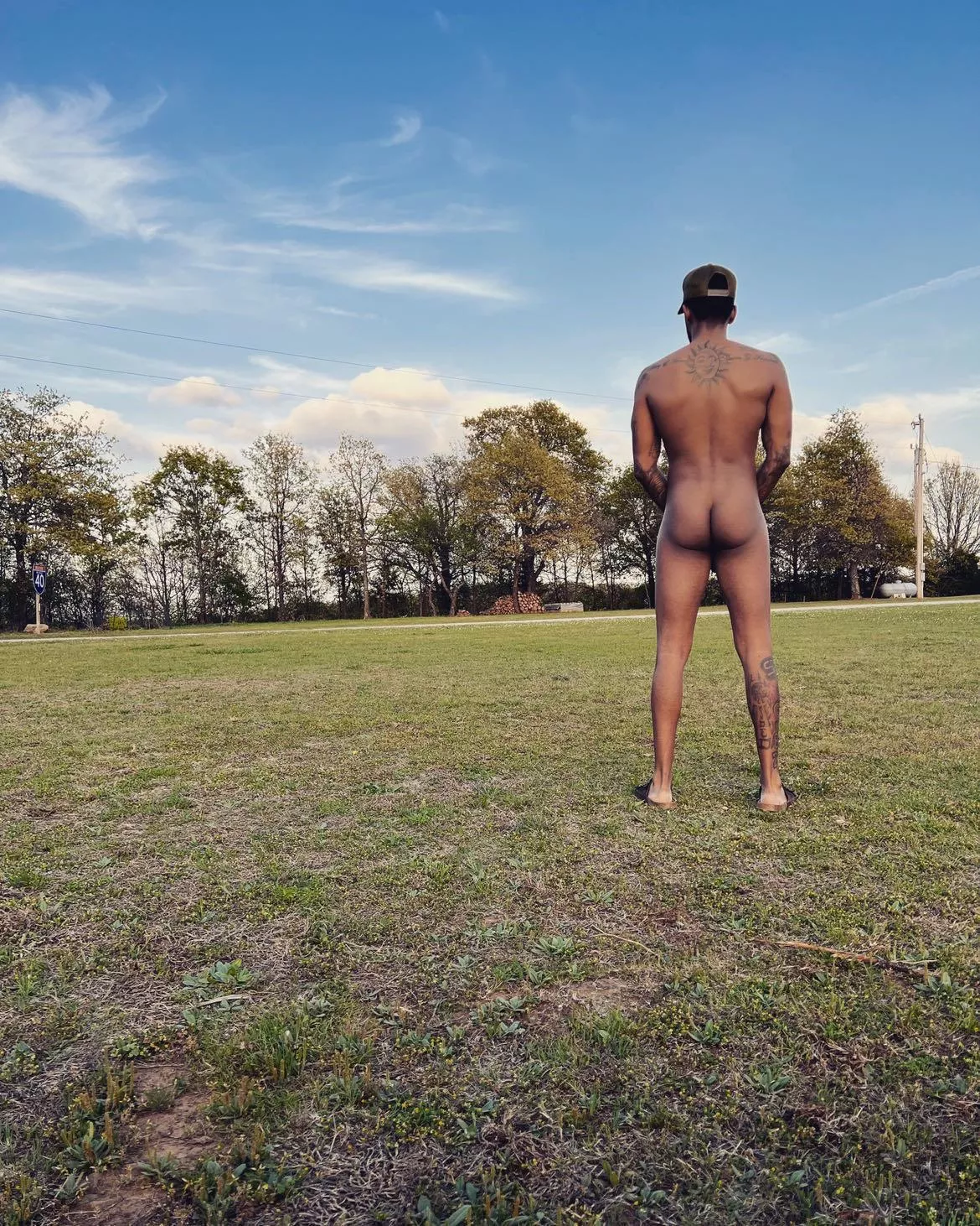 Thinking back to Earth Day. What a wonderful time and a wonderful feeling it is to be naked and comfortable. 🖤