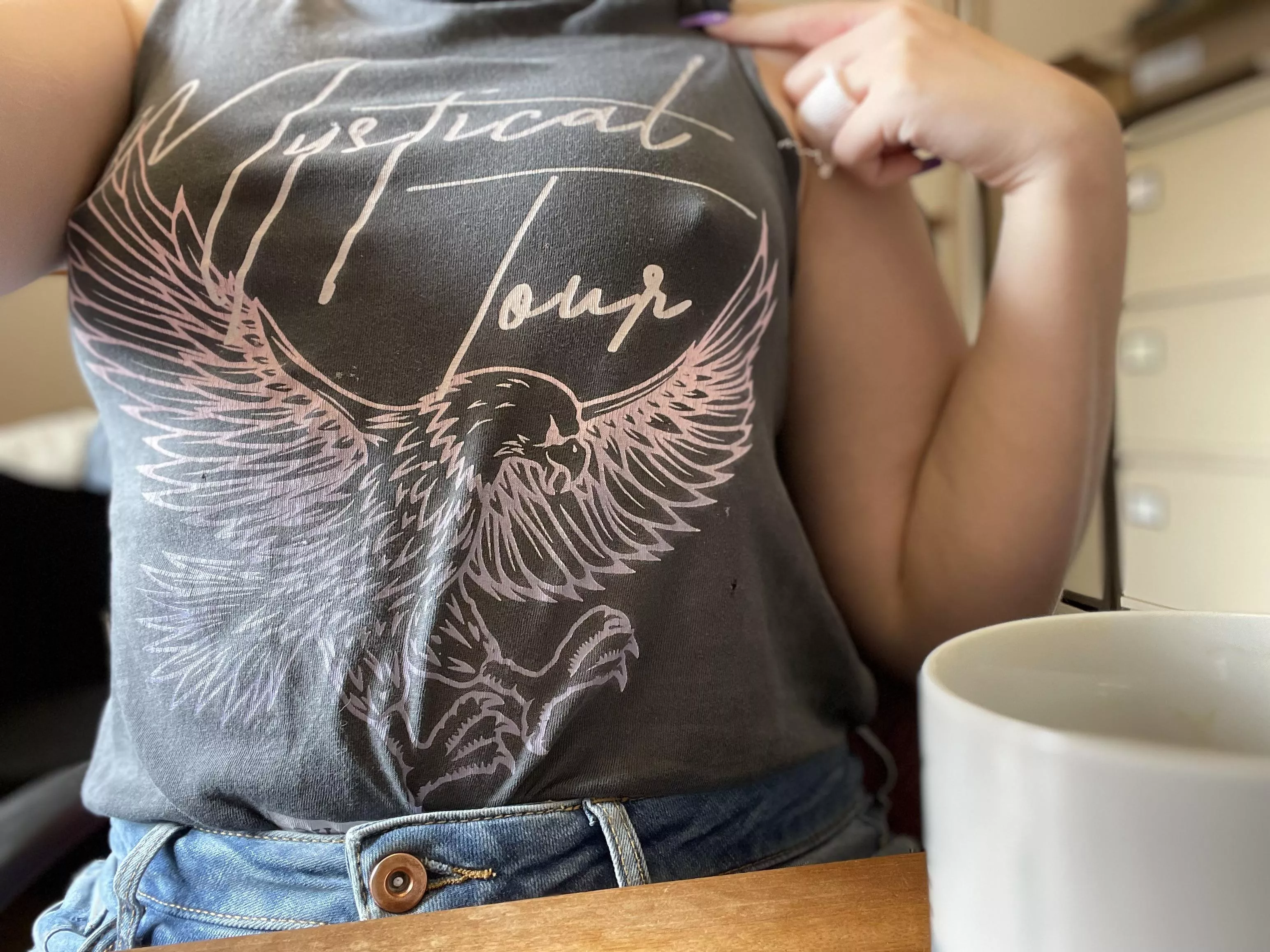 Thirst traps in the office as usual