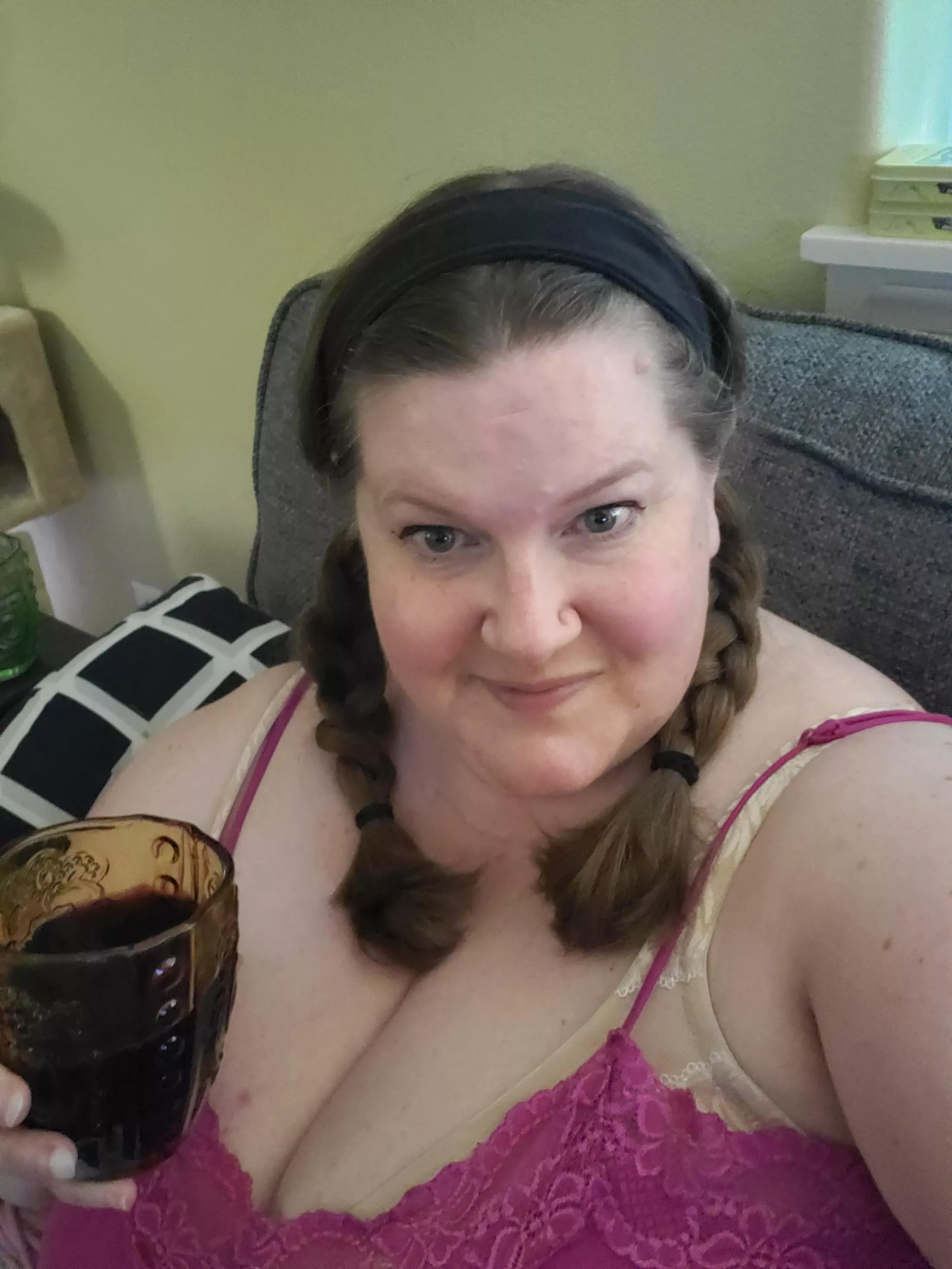 Thirsty Thursday 🍷 [F49]