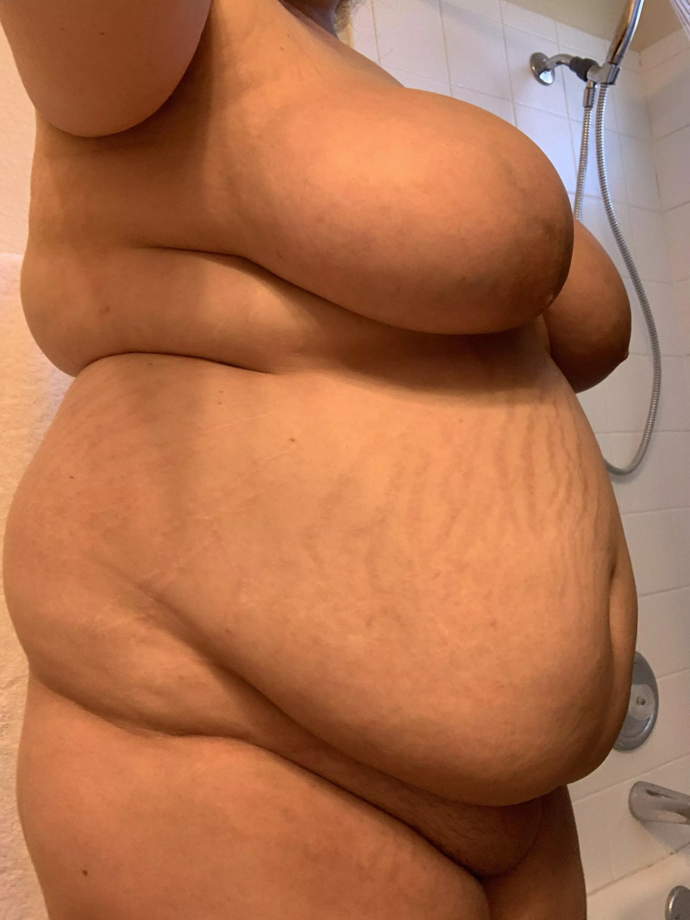 This belly is getting so big 🤤😮‍💨