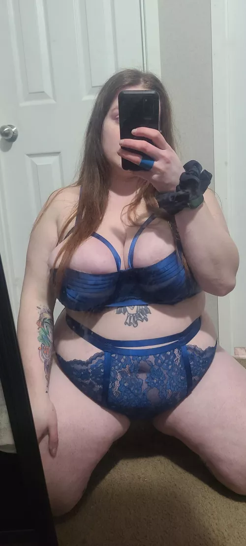 this bra hugging my h cups very tightly