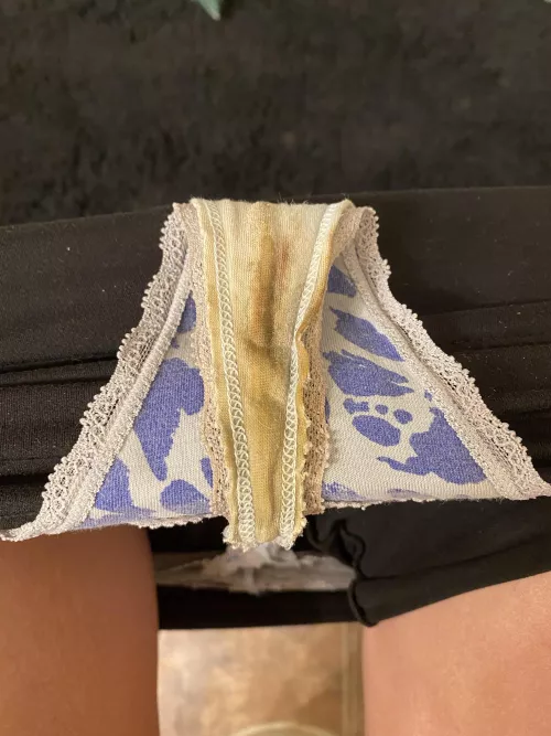 this cute lacy thong has been through a lot 😅 dm me to claim 💗