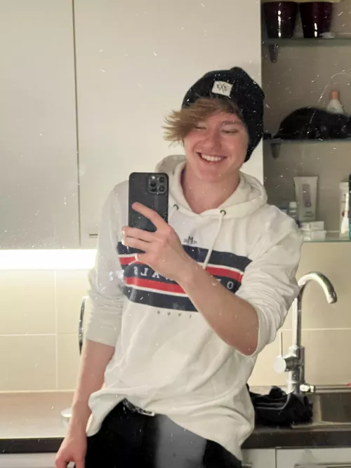 This hoodie used to be skin-tight :D That was over 70lbs ago…