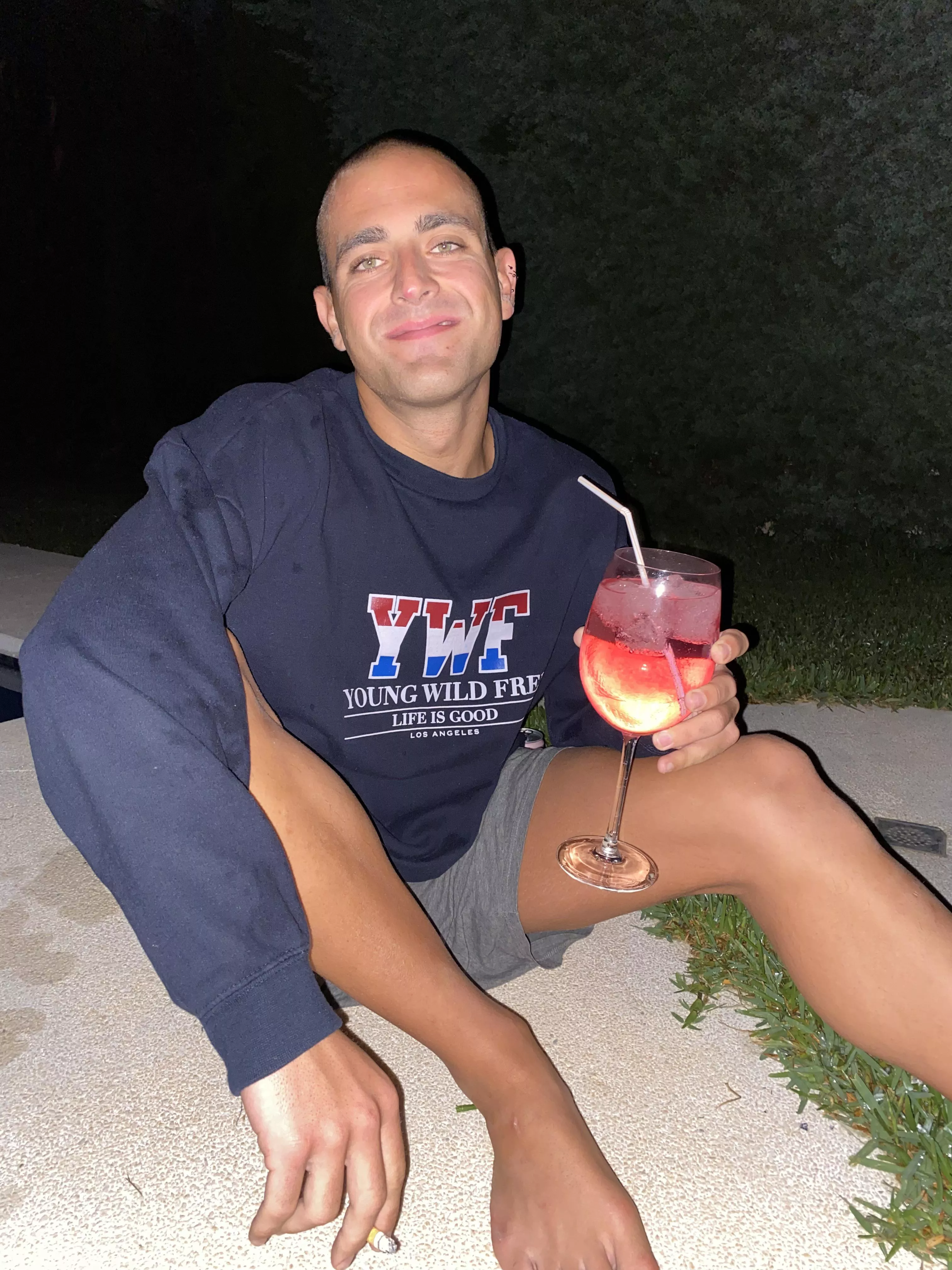 This is one of my favorite pic of me, let me know what do you think guys 🤩😜