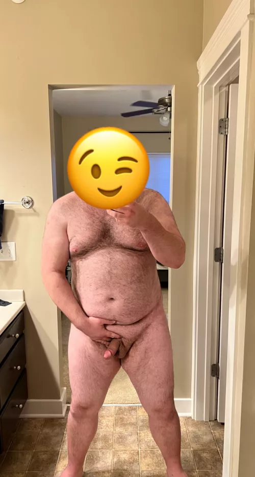 This is the first apartment I’ve lived at that has full body mirrors 😅 Wanna come put them to use with me?