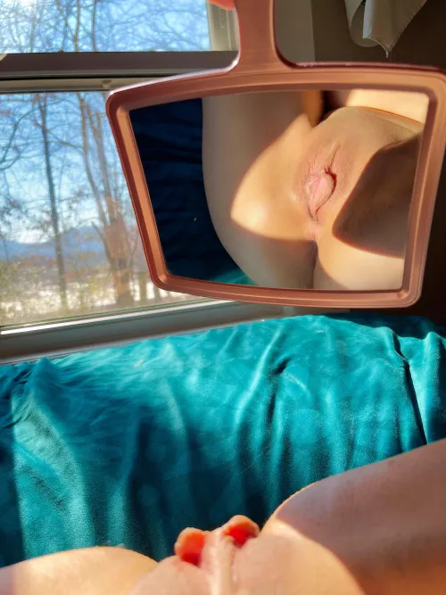 This is what you meant when you said you wanted a mirror selfie right?