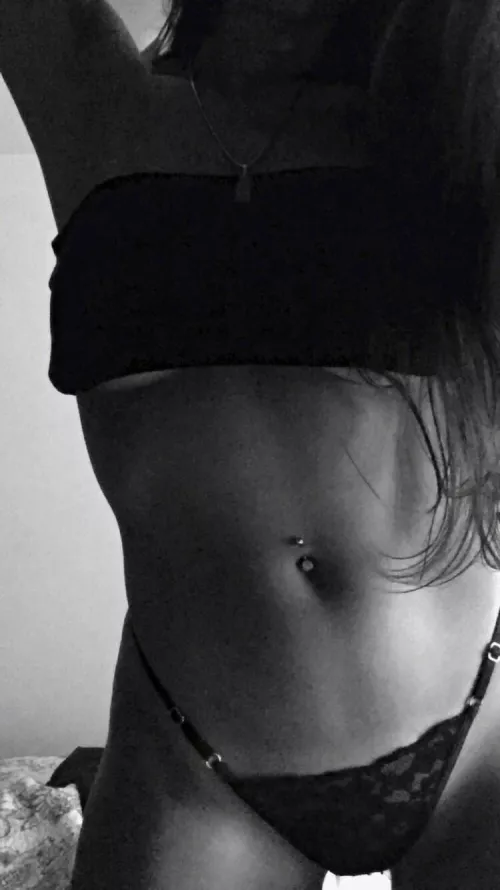 This queen is very hot and wants to play with you🔥 💦🫦