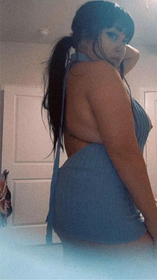 this sweater and my curves 🖤✨