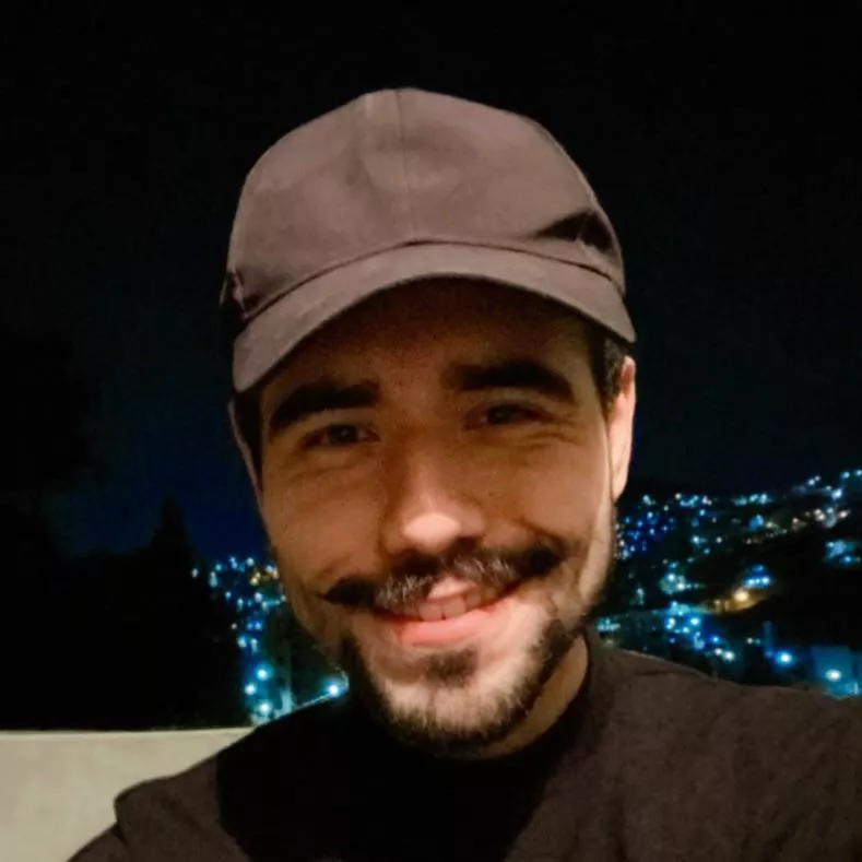 this was my tinder picture and someone matched me just to tell me i was ugly… deleted the app