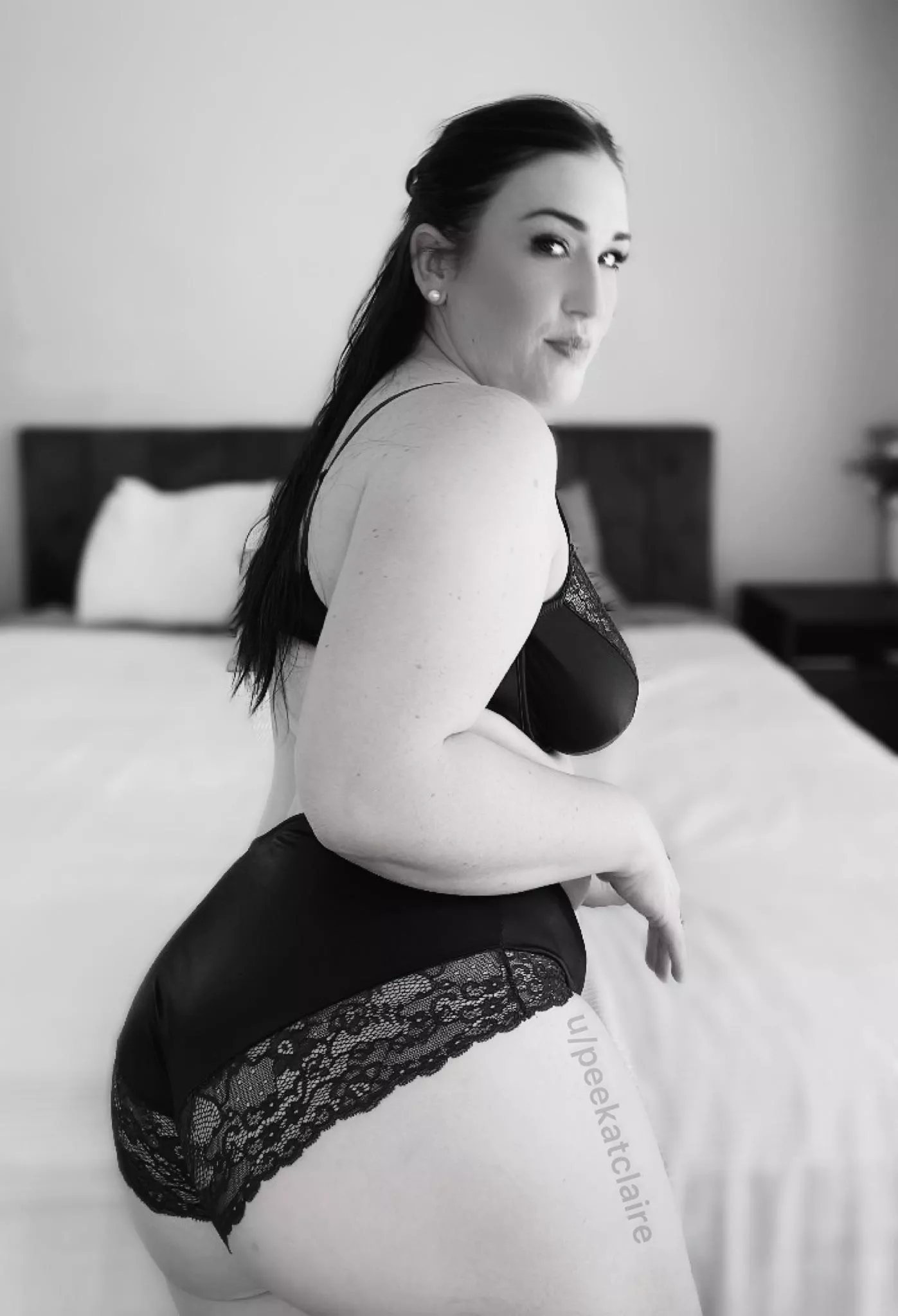 Thongs are out, “vintage” panties are in 😜