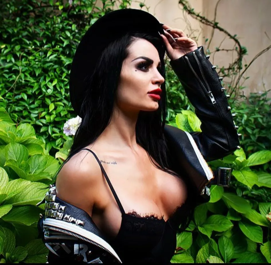 Those bolt ons tho 😍