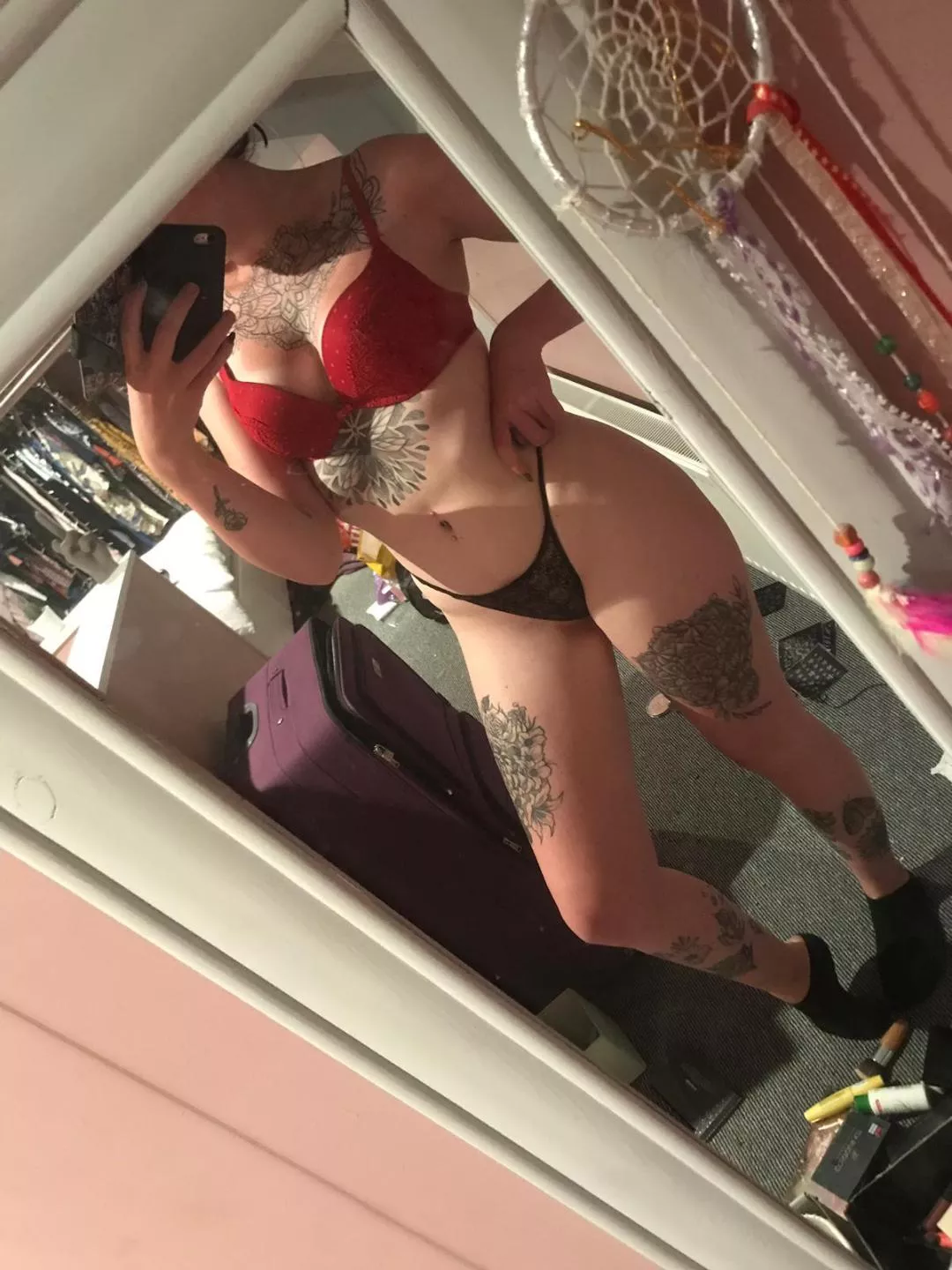 those lil black panties 👌