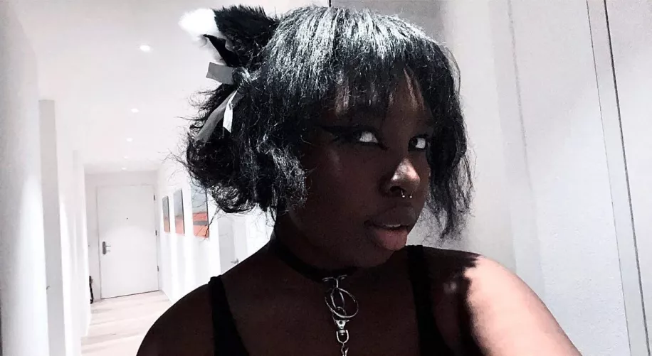 Thought this pictured turned out kinda cool 🐈⬛🖤✨