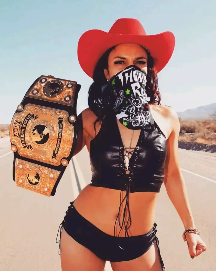 thunder rosa