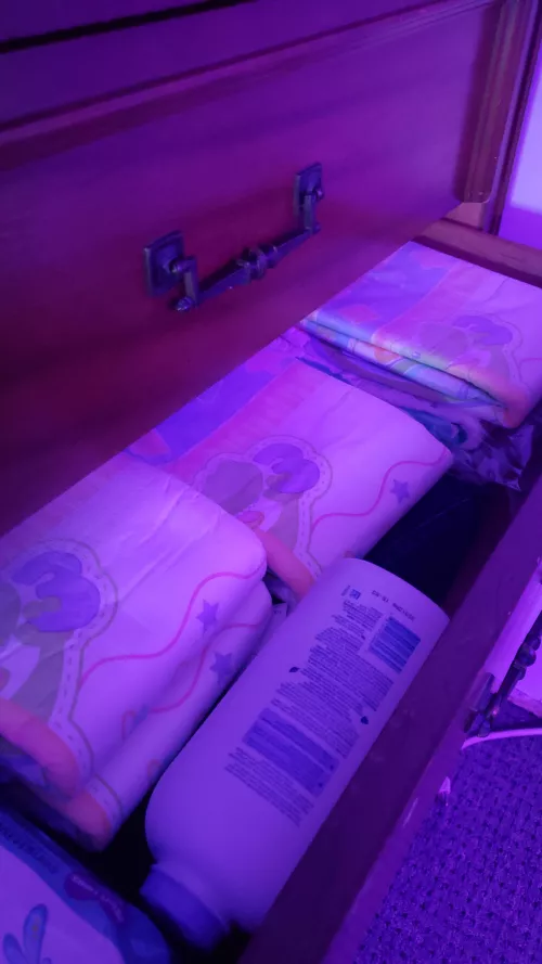 Time for bed, which means it's time for.. 😅😏 Loving these Alphagatorz