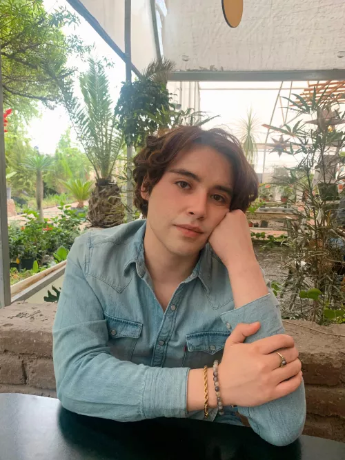 Today at the coffee shop/plant nursery ☕️🪴