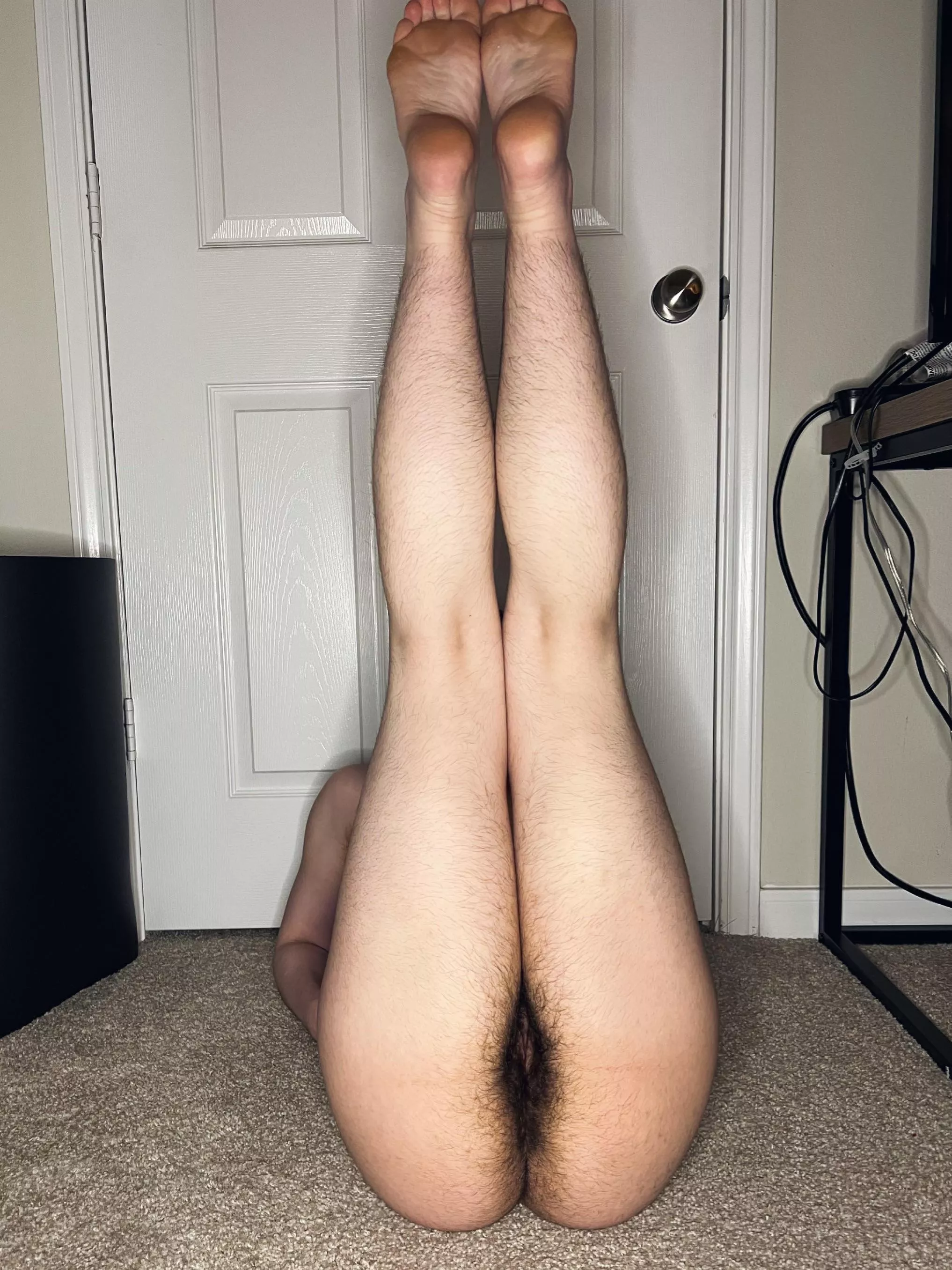 Toned and hairy.. are hairy legs hot to you? 🥺 Toned and hairy.. are hairy legs hot to you? 🥺