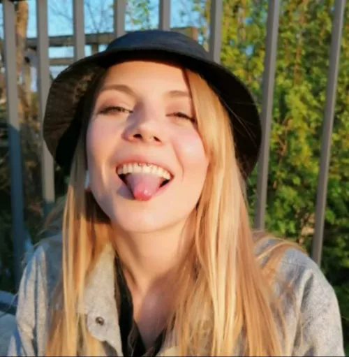 tongue out