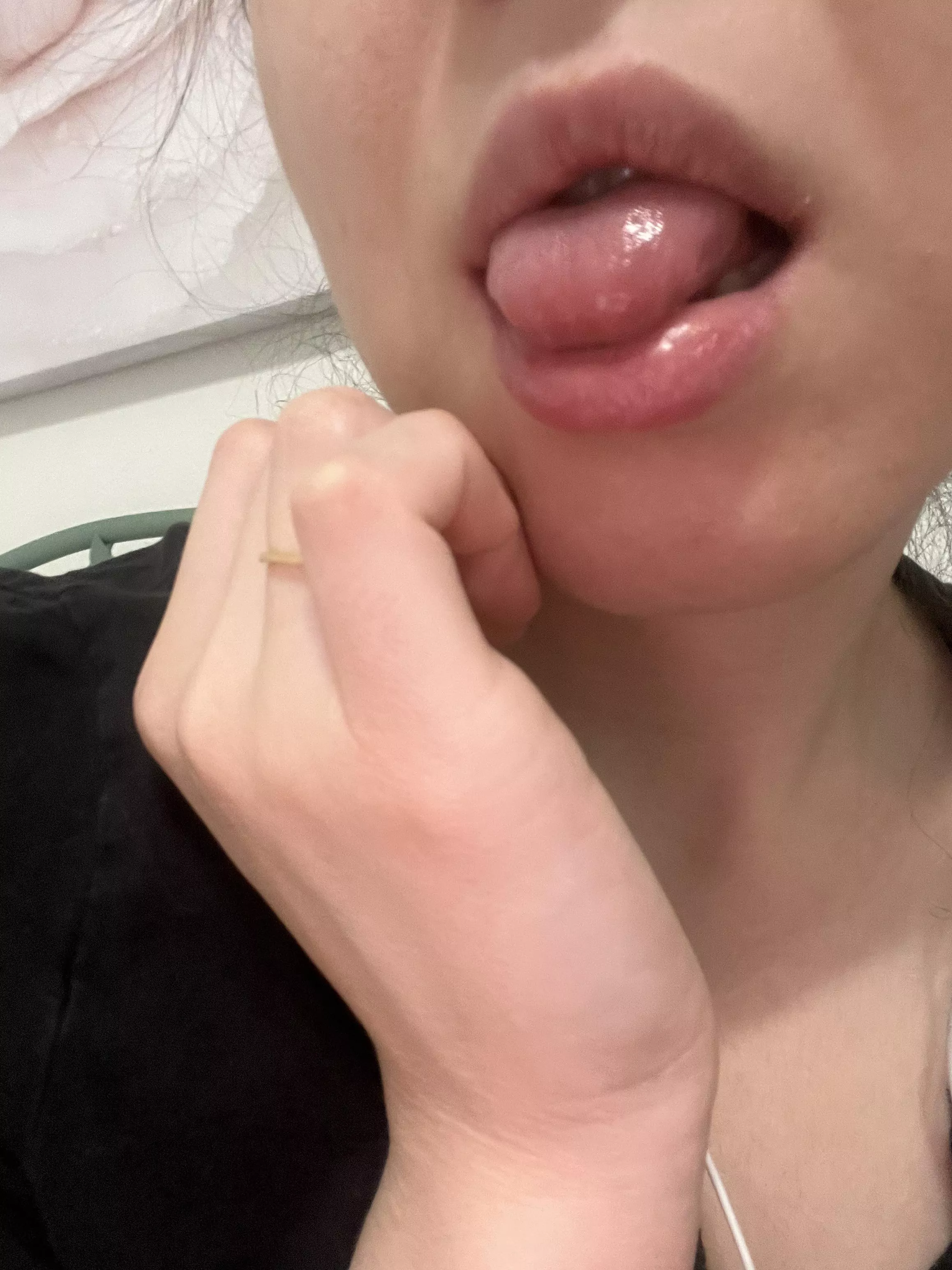 Tongue/lips selfie
