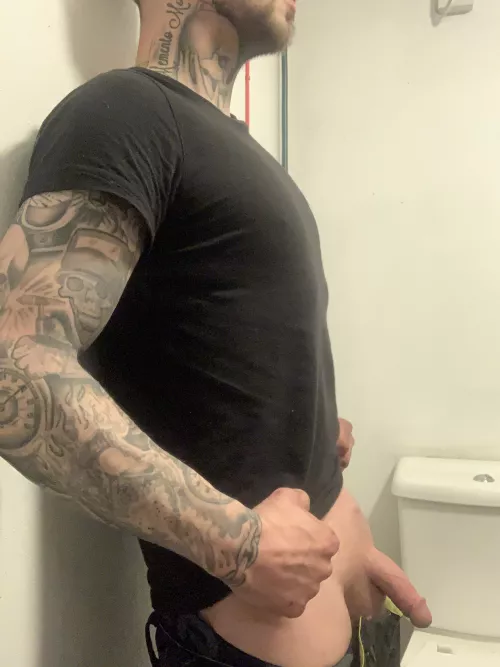 Too hot to work 🥵