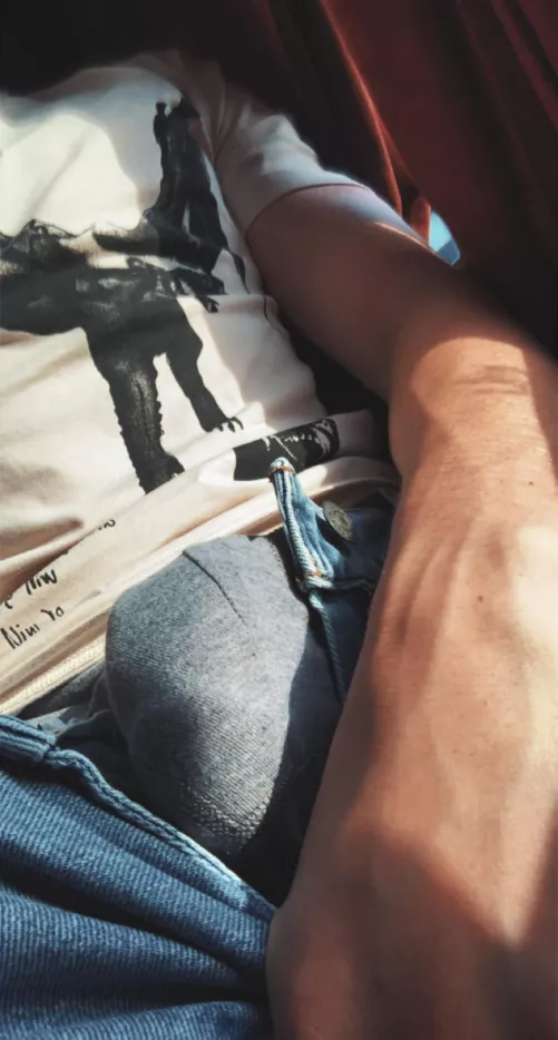 Took this on the bus… 😳. Hope this gets seen cause I risked a lot ;)