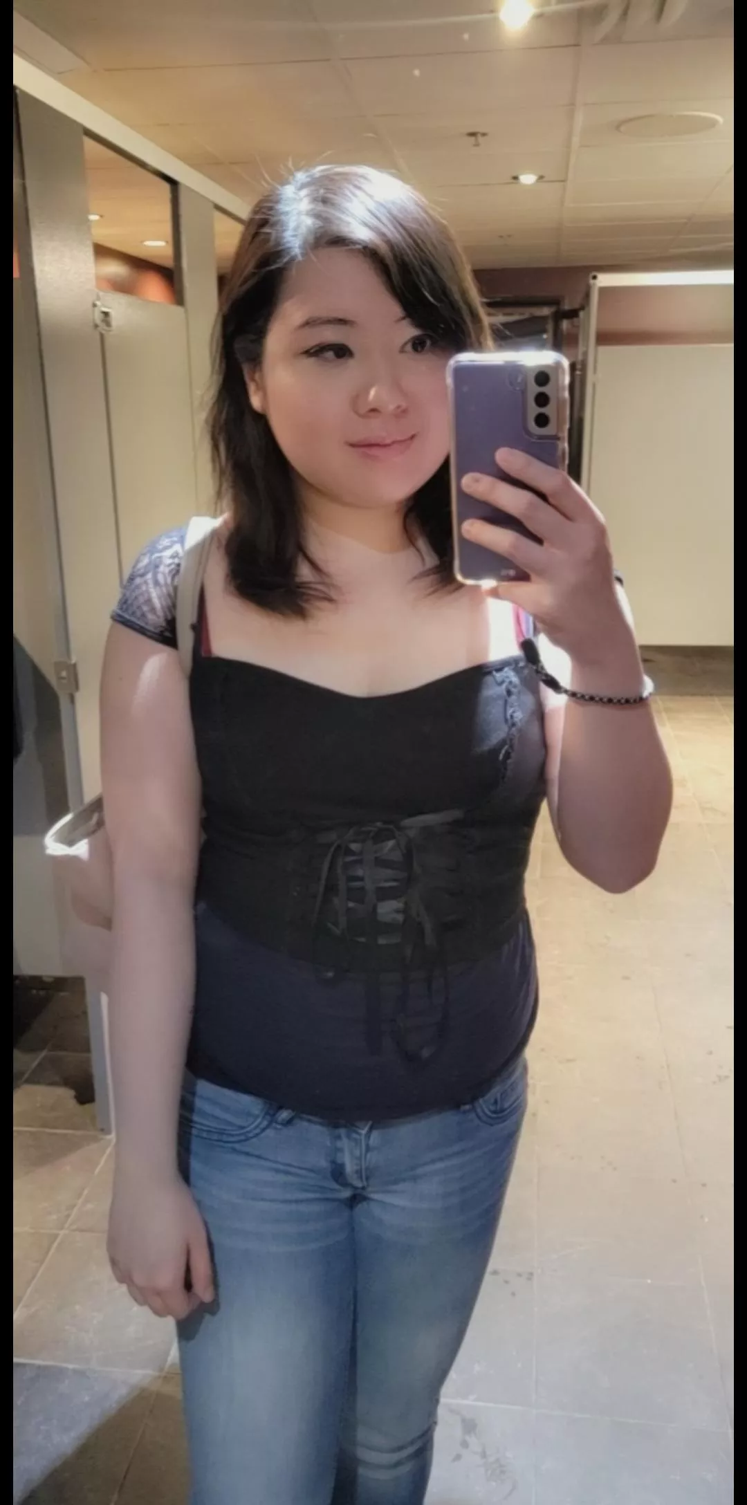 took this selfie before the bar ♡