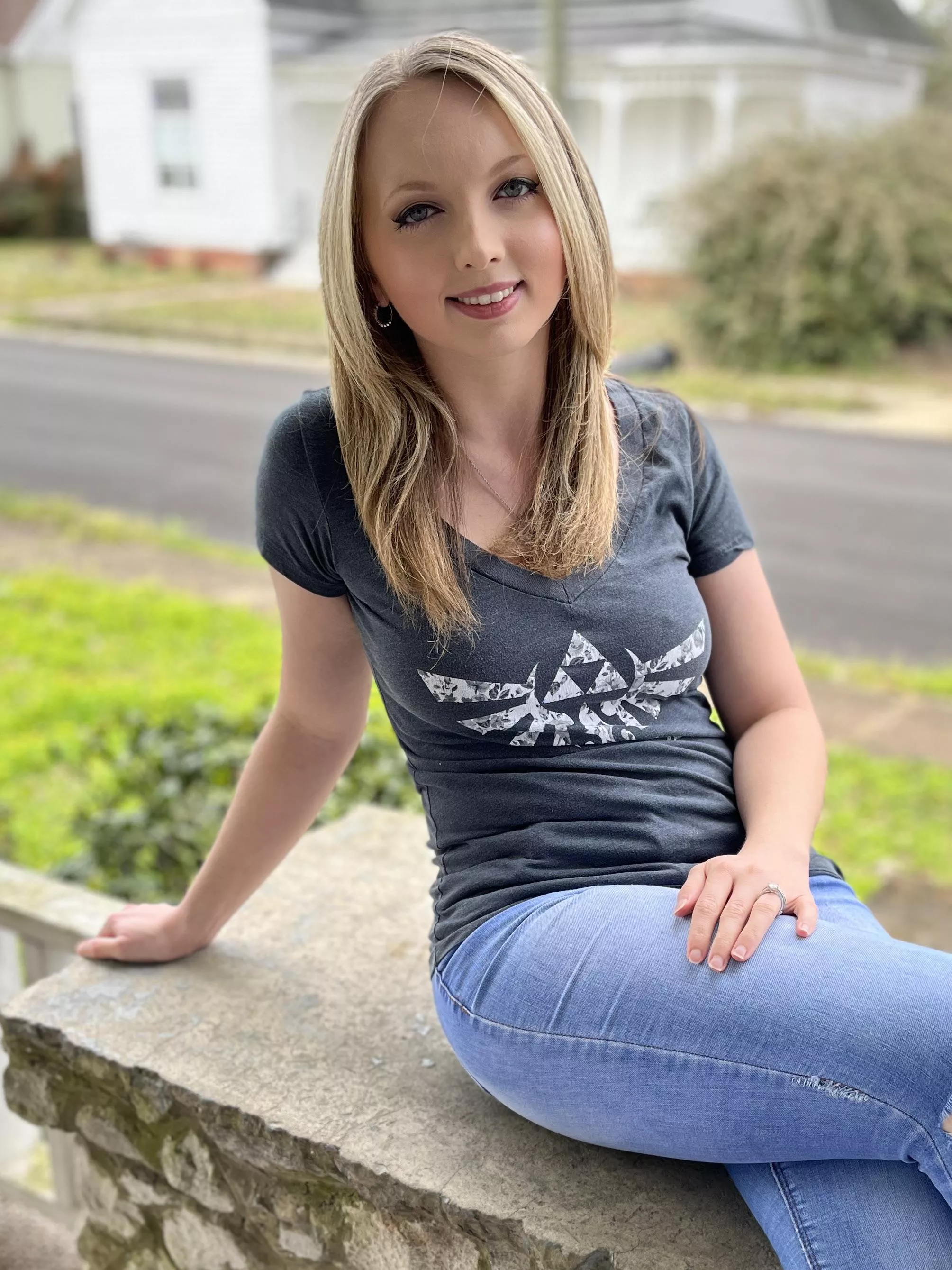 Trading (or just sharing) my 25yo aware wife. Send me a Reddit chat sample with face and body type! Verification required.