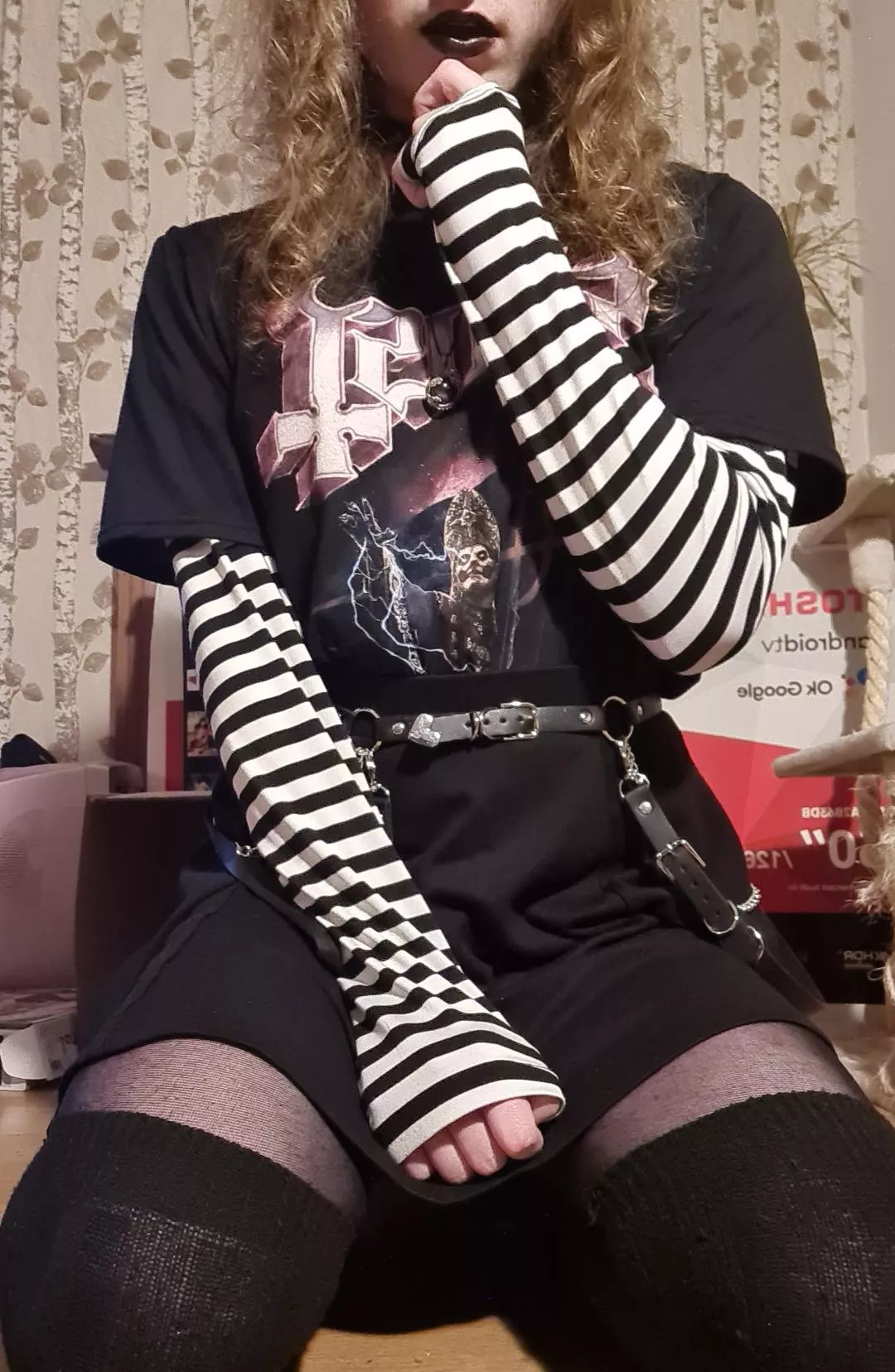 tried black lipstick for the first time, what do y'all think?🖤