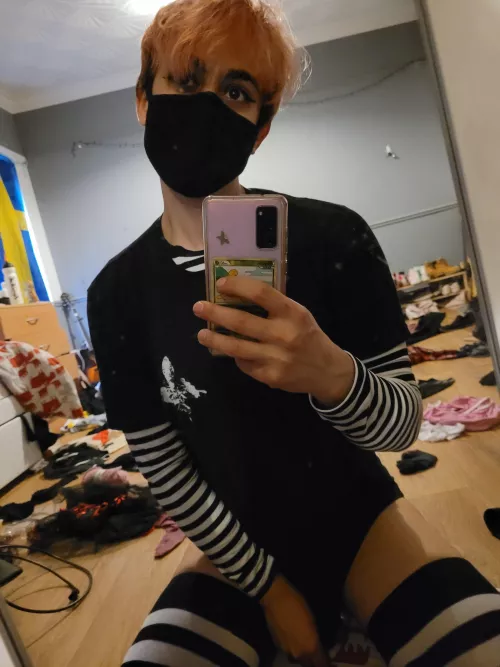 Tried Eyeliner again today! not too noticeble tho~! 💞