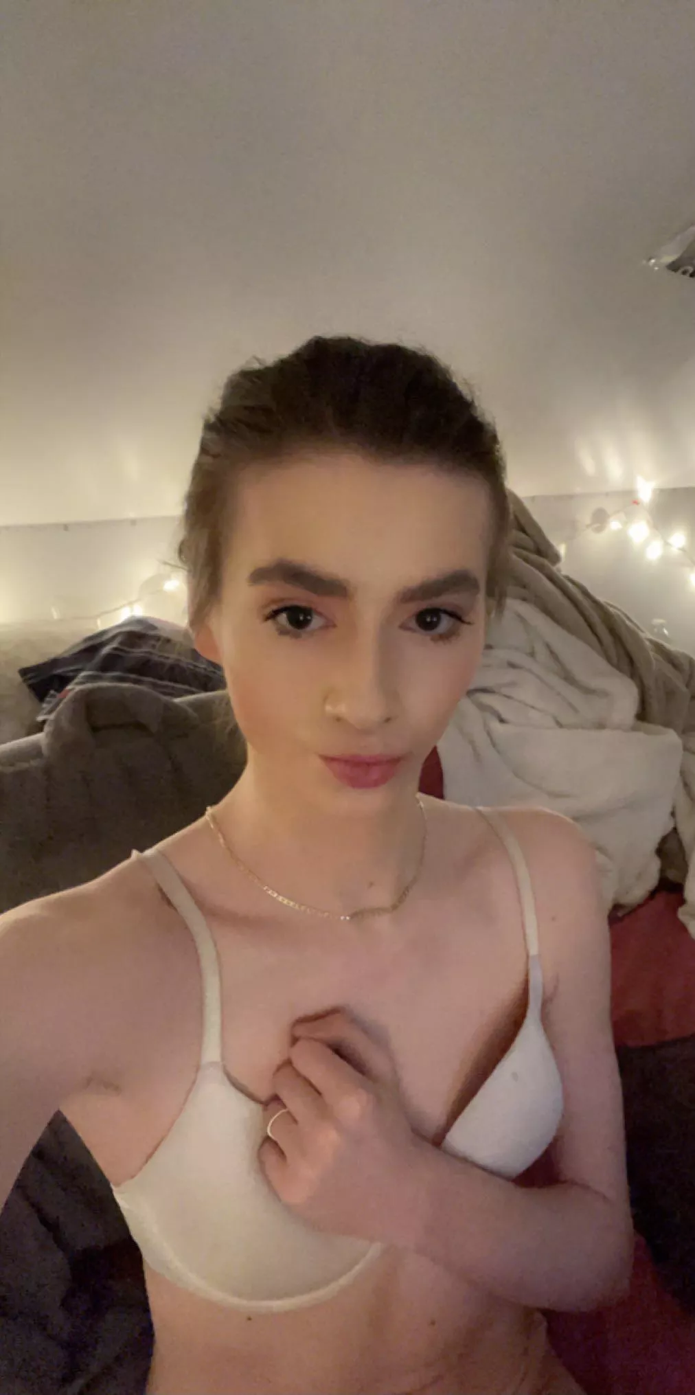 trying different things out for makeup, what do u guys think?💕💄