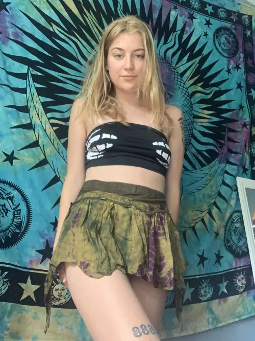 Trying on outfits for a music fest :) no panties 4ever