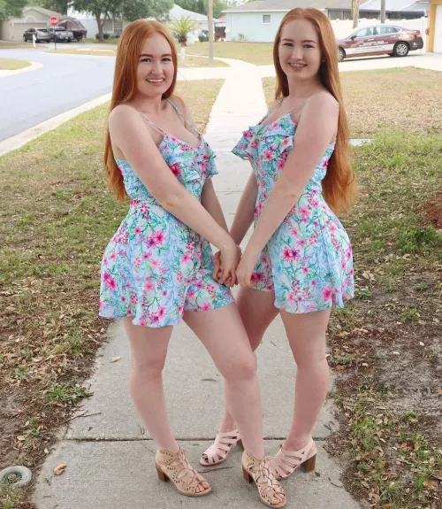 Twin redheads!!!!!