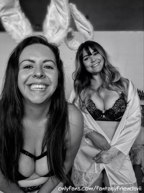 two cuties looking followers ... or wine 🙈😘🔥