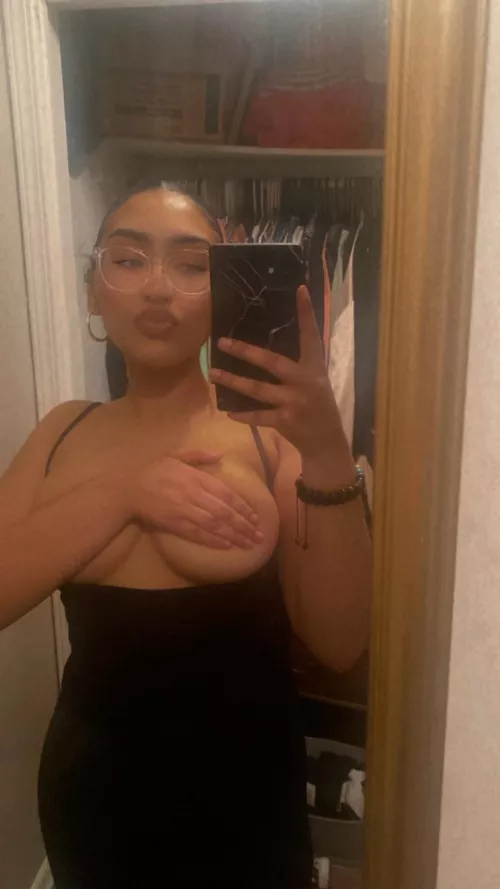 Type of big boobs to make you submissive, what would you do for mommy? 😈 [domme]